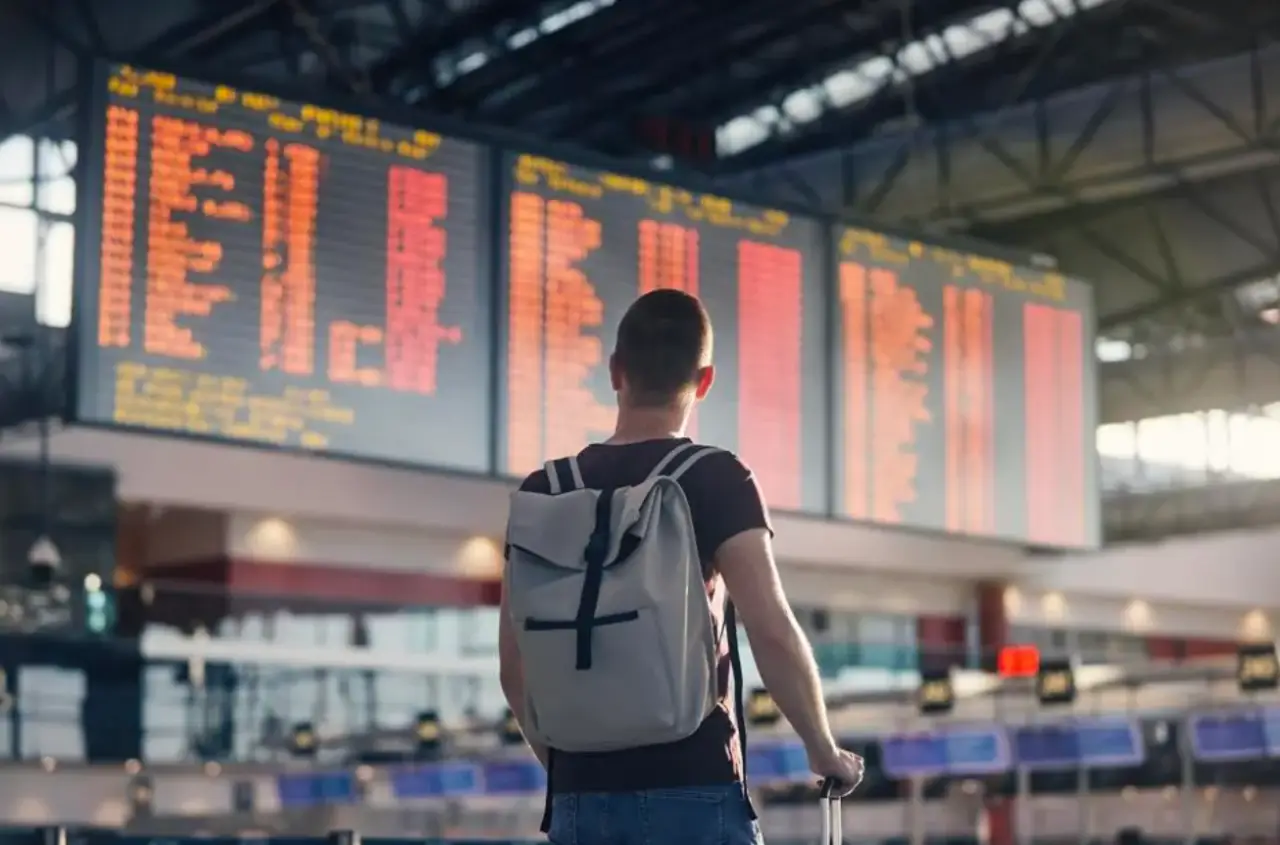 "La Crisis Gubernamental Conmociona el Sector Aéreo: EU Impone Medida Urgente para Estabilizar la Situación en los Aeropuertos"