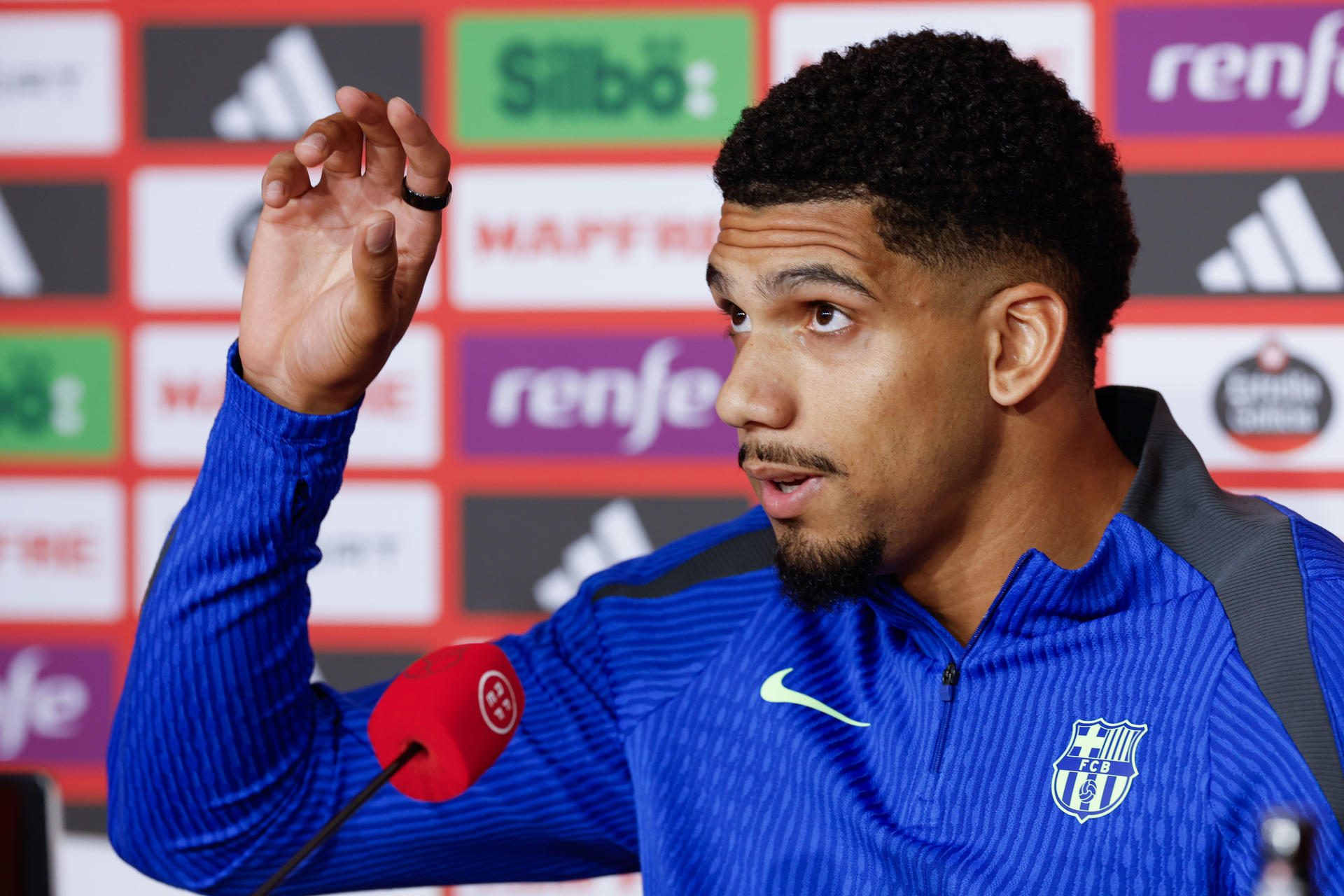 El Desafío Interior: Ronald Araujo pede un permiso emocional a la entidad azulgrana para encontrar equilibrio en su juego.